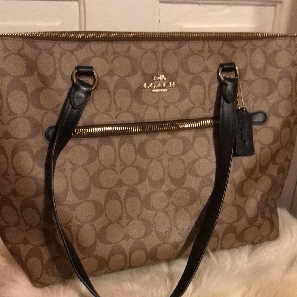 Preloved signature COACH tote bag